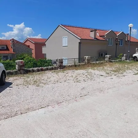 Apartment With A Parking Space Gradac, Makarska - 21437 *